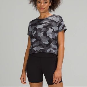NWT Lululemon Cates T-shirt